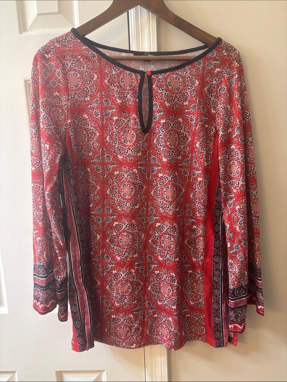 Women’s Red Printed Long-Sleeve Top